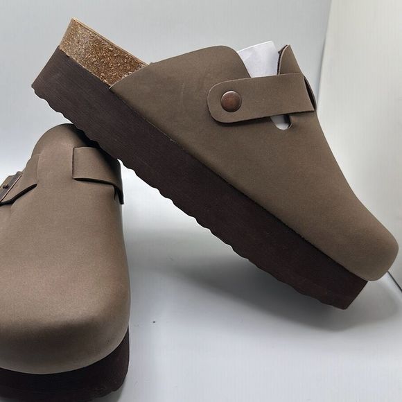 CUSHIONAIRE Women's Cork Footbed Platform Clog 8 WIDE BROWN - Picture 6 of 7